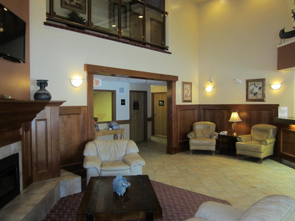 Super 8 By Wyndham Fort Nelson Bc Exterior foto