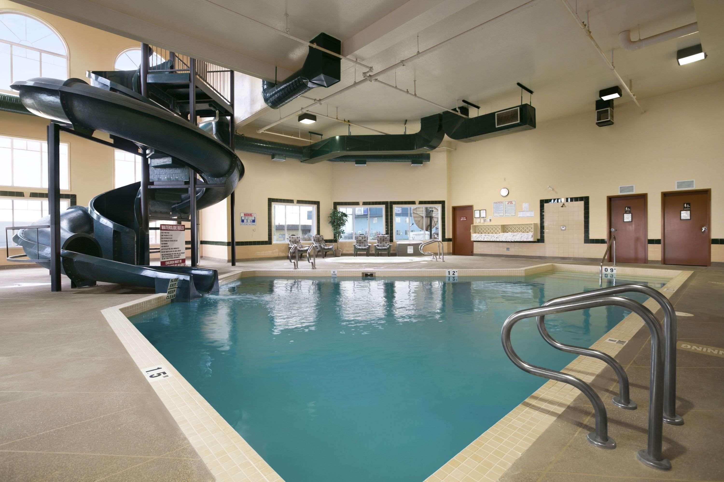 Super 8 By Wyndham Fort Nelson Bc Exterior foto